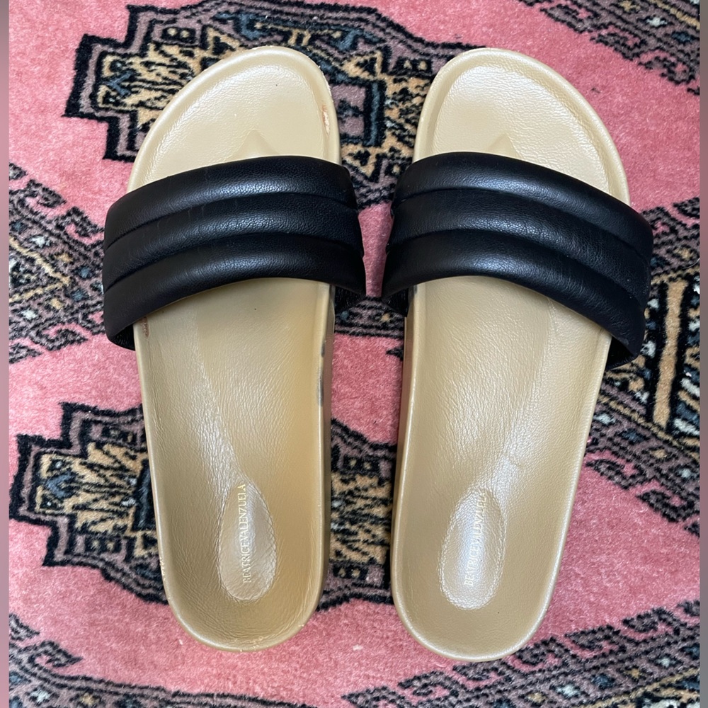 Beatrice Valenzuela Black and Tan Slides